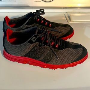 FootJoy superlites men’s golf shoes 9, only worn a couple time
